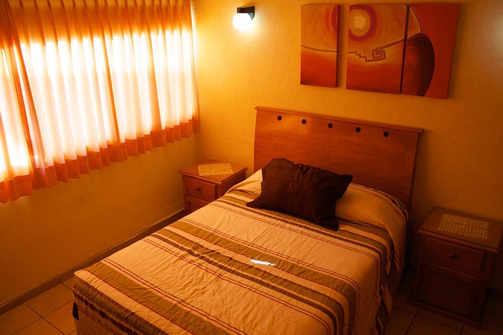 Residencia Los Angeles Bed and Breakfast Γκουανταλαχάρα Εξωτερικό φωτογραφία