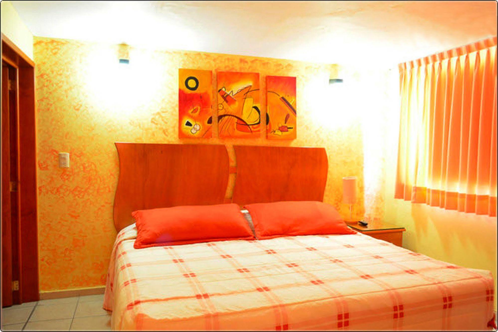 Residencia Los Angeles Bed and Breakfast Γκουανταλαχάρα Εξωτερικό φωτογραφία