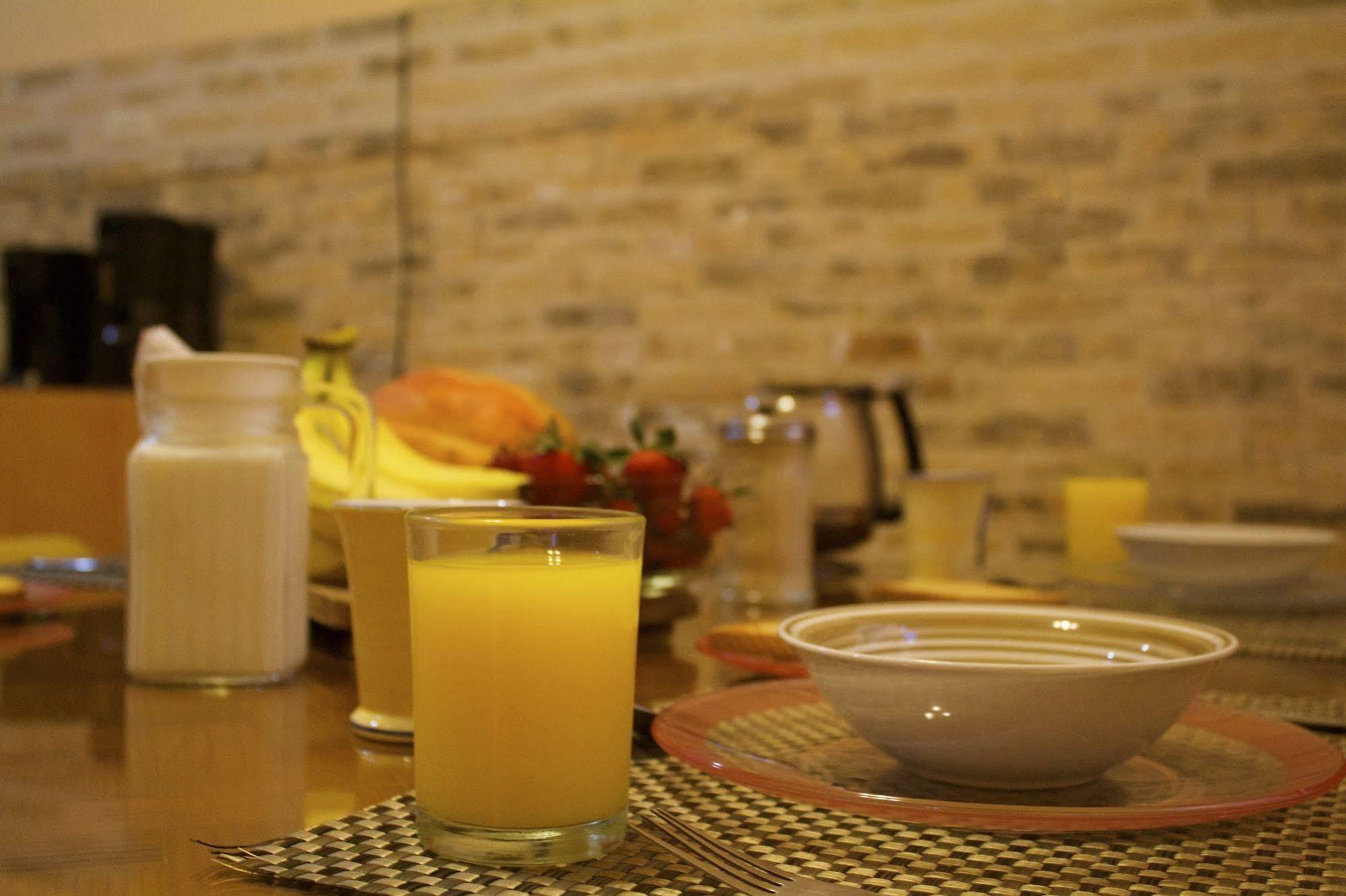 Residencia Los Angeles Bed and Breakfast Γκουανταλαχάρα Εξωτερικό φωτογραφία